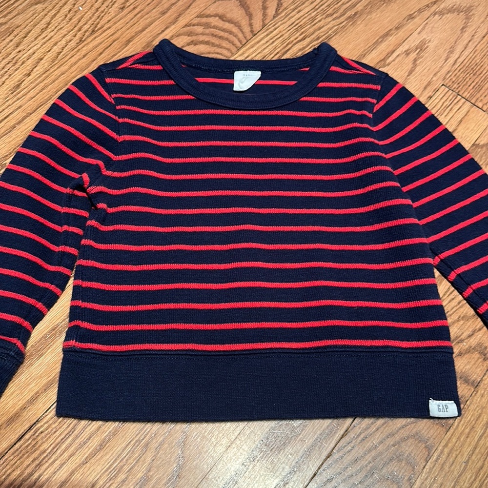 GAP sweater